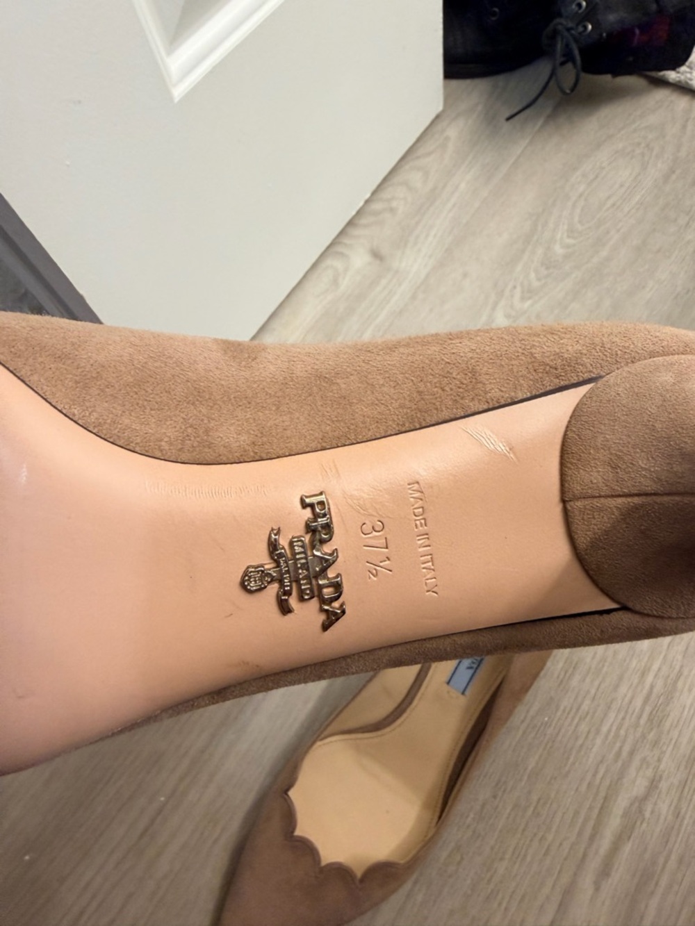 Prada Taupe Scalloped Suede Pointed Toe Pumps 37.5 - Picture 3 of 5